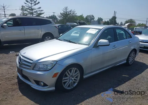 2009 Mercedes-Benz C 300 Luxury 4Matic/Sport 4Matic from USA, damaged, VIN WDDGF81X29R047665
